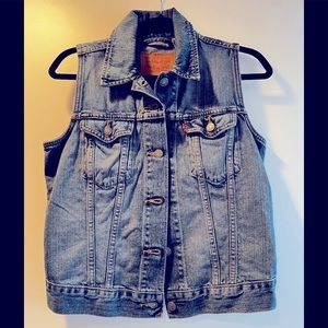 Brand New Levi’s Jean Vest